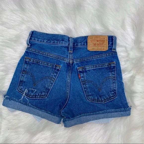 Levi shorts - Picture 3 of 3